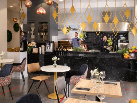 Tinctura Restaurant & Cocktail Bar