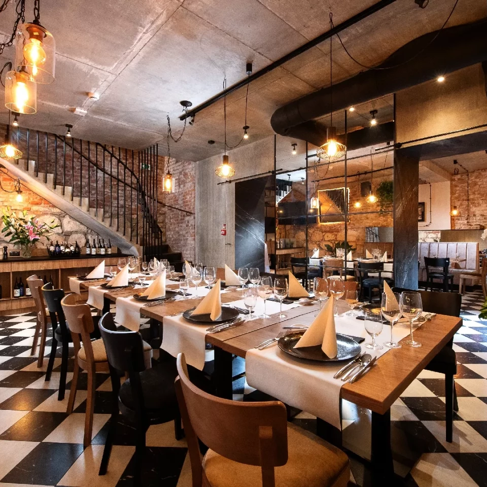 TA'AM Restaurant & Cocktail Bar