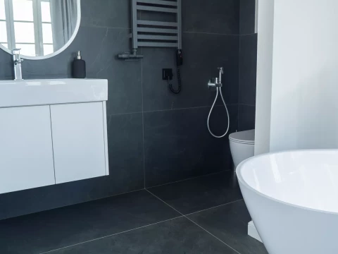 Długa Residence - pokój z wanną