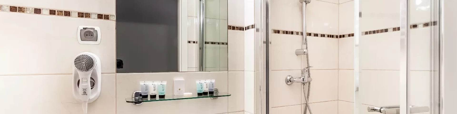 Leone Aparthotel - Pokój Czteroosobowy