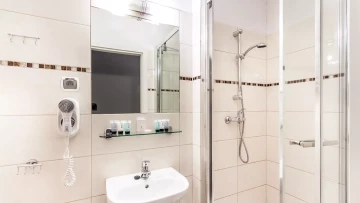 Leone Aparthotel - Pokój Trzyosobowy