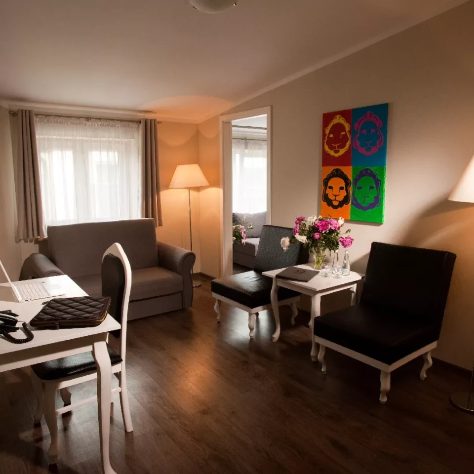 triple-room-living-room-leone