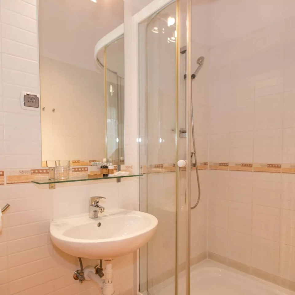 twin-room-maly-krakow-lazienka2